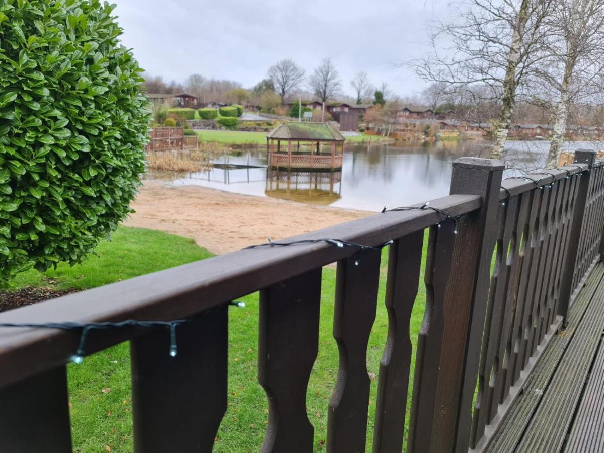 4 Bed Luxury Lodge With Hot Tub Near Lake District Warton  Екстериор снимка