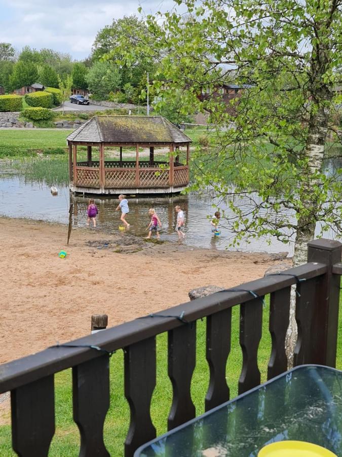 4 Bed Luxury Lodge With Hot Tub Near Lake District Warton  Екстериор снимка